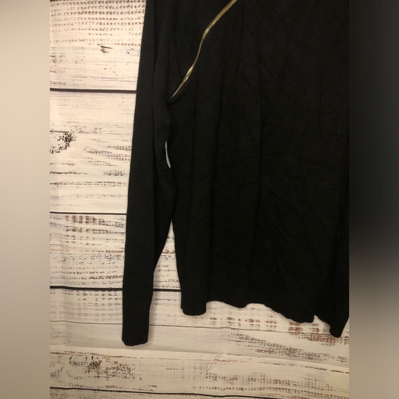 Zipper Neck Sweater - Picture 5 of 9